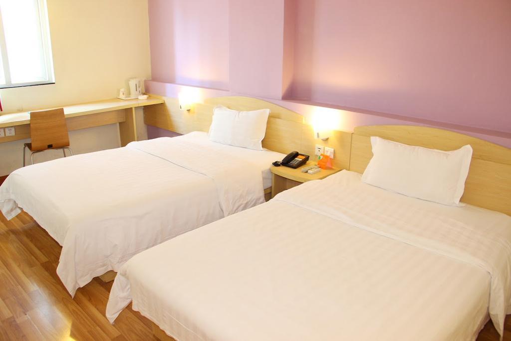 7Days Inn Foshan Qiandeng Lake Nangui Road Subway Station Exterior photo